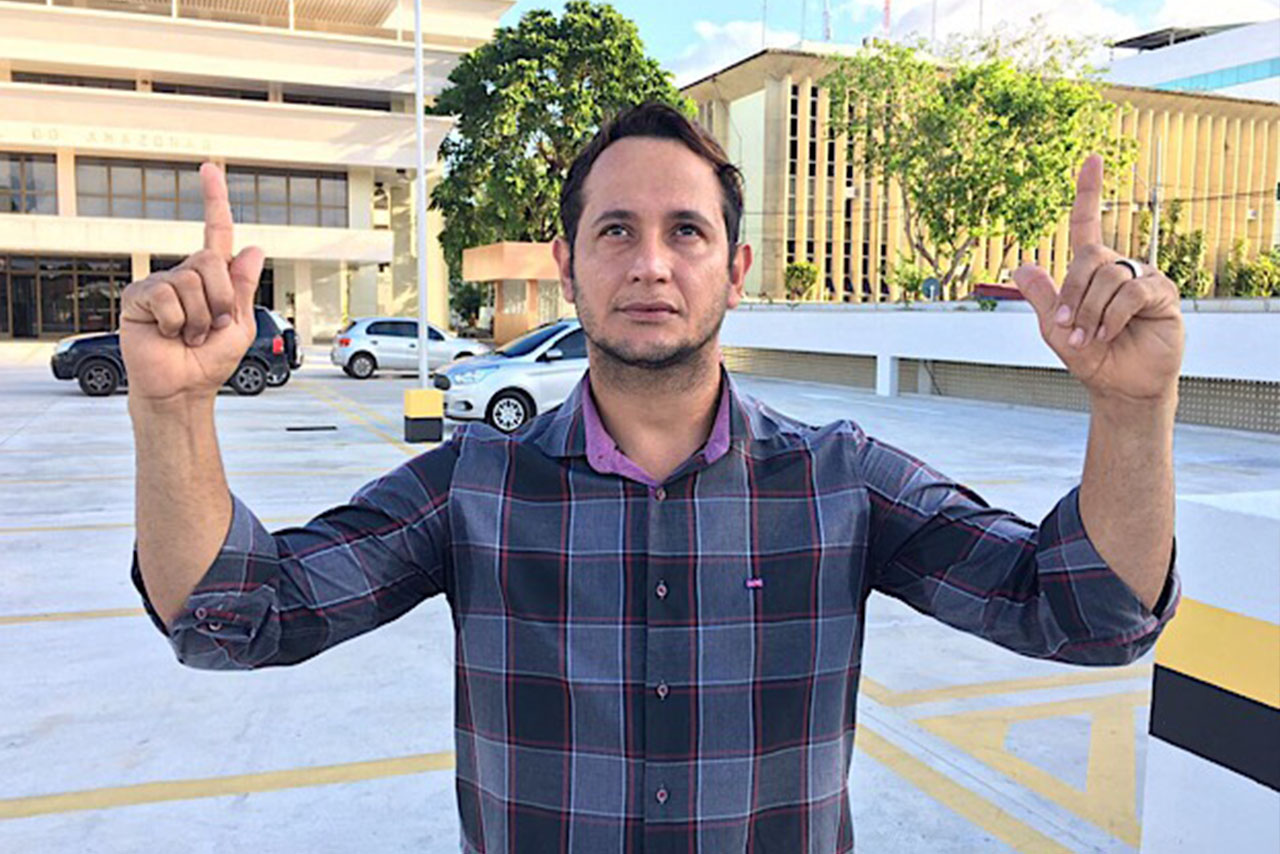 Alterado, Jardel é preso com arma roubada