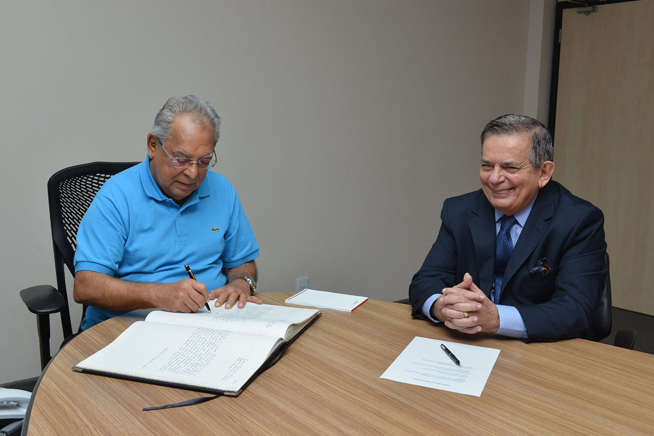 Amazonino empossa Lourenço Braga como titular da Seduc