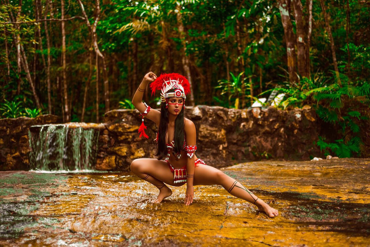 Isabelle Nogueira faz primeiro ensaio como cunhã