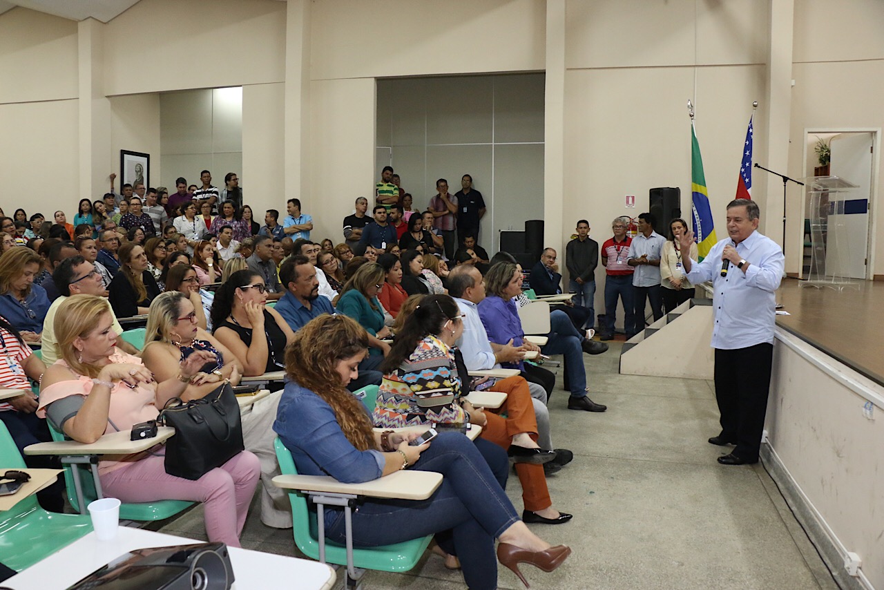 Governo do AM pagará novo abono aos professores