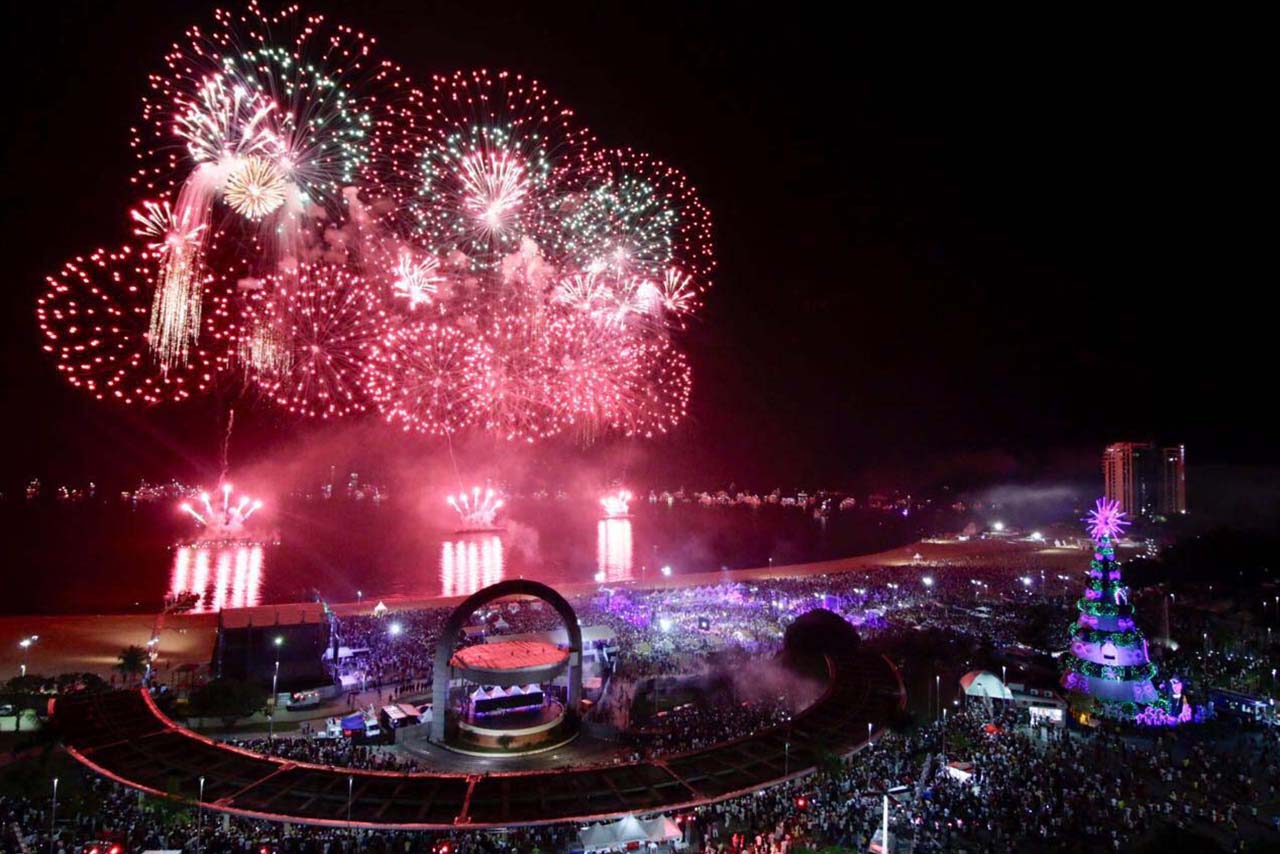 Queima de fogos dá boas vindas a 2018 no Réveillon de Manaus