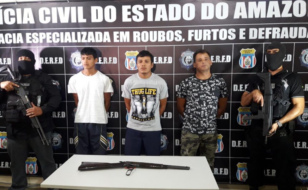 Polícia prende trio acusado de latrocínio próximo à Praia da Lua
