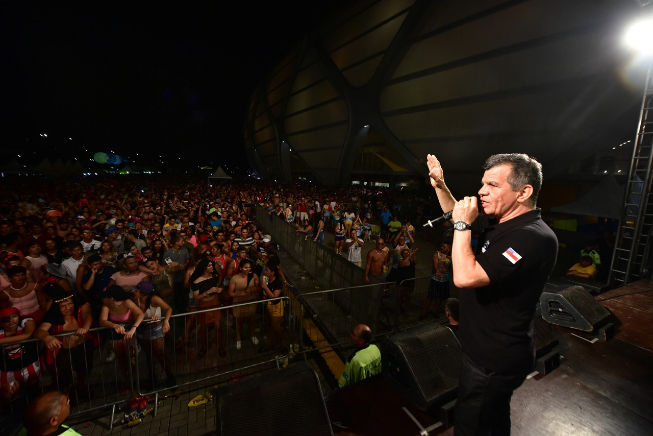 Operação &#8216;Alegoria Proibida&#8217; fiscaliza bandas no domingo de Carnaval