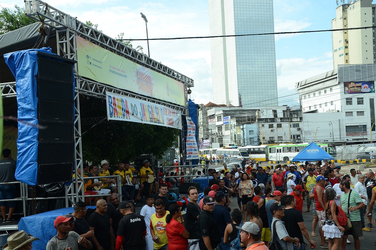 Bandas de rua continuam a folia no fim de semana pós-Carnaval