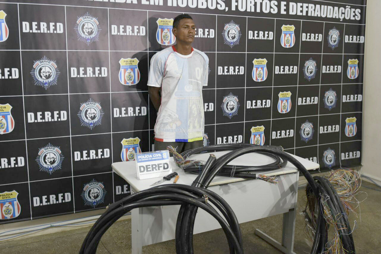 Homem rouba cabos da NET e deixa bairro sem TV e internet