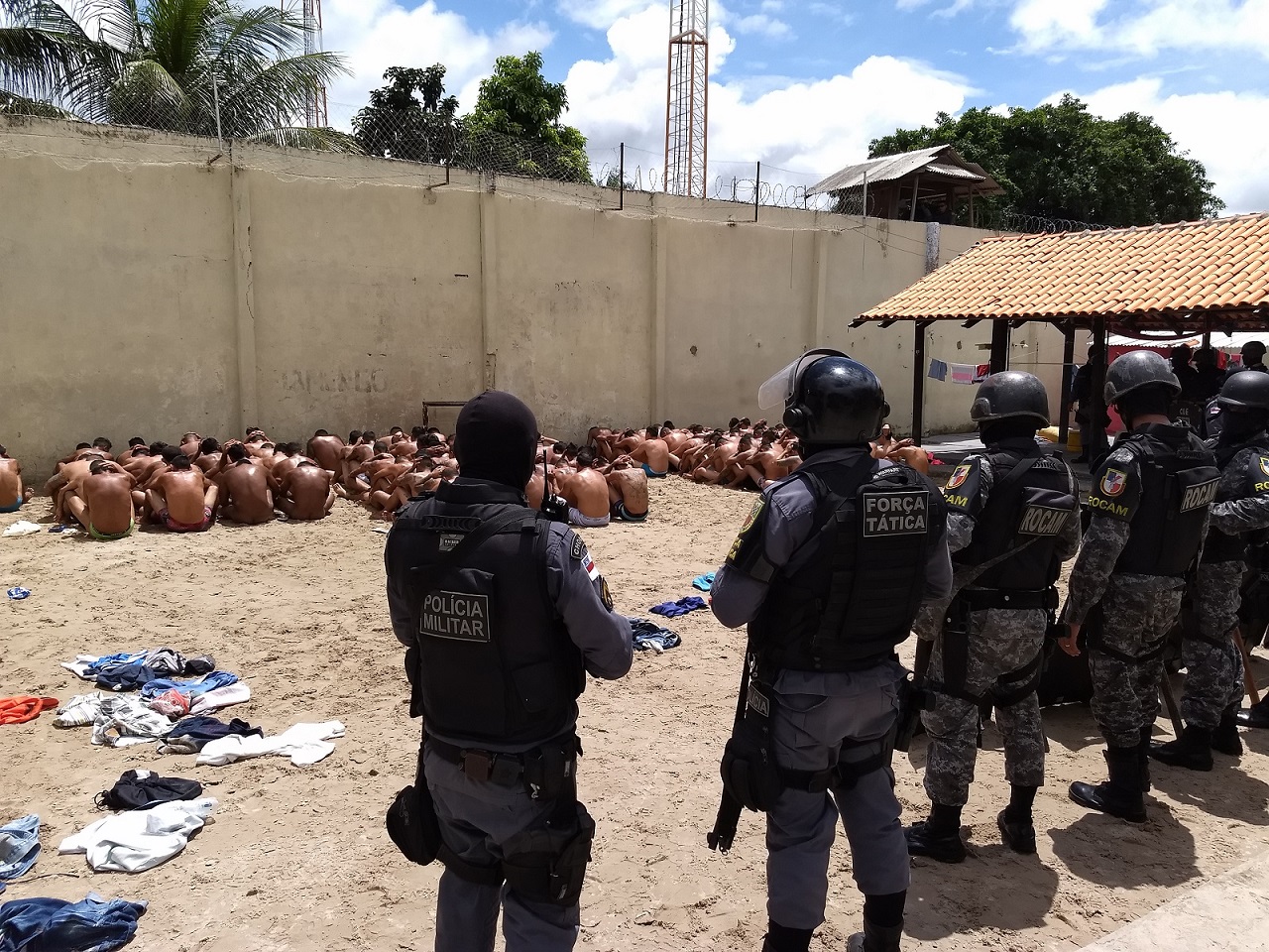 Polícia apreende celulares, facas e dinheiro em cadeia de Parintins