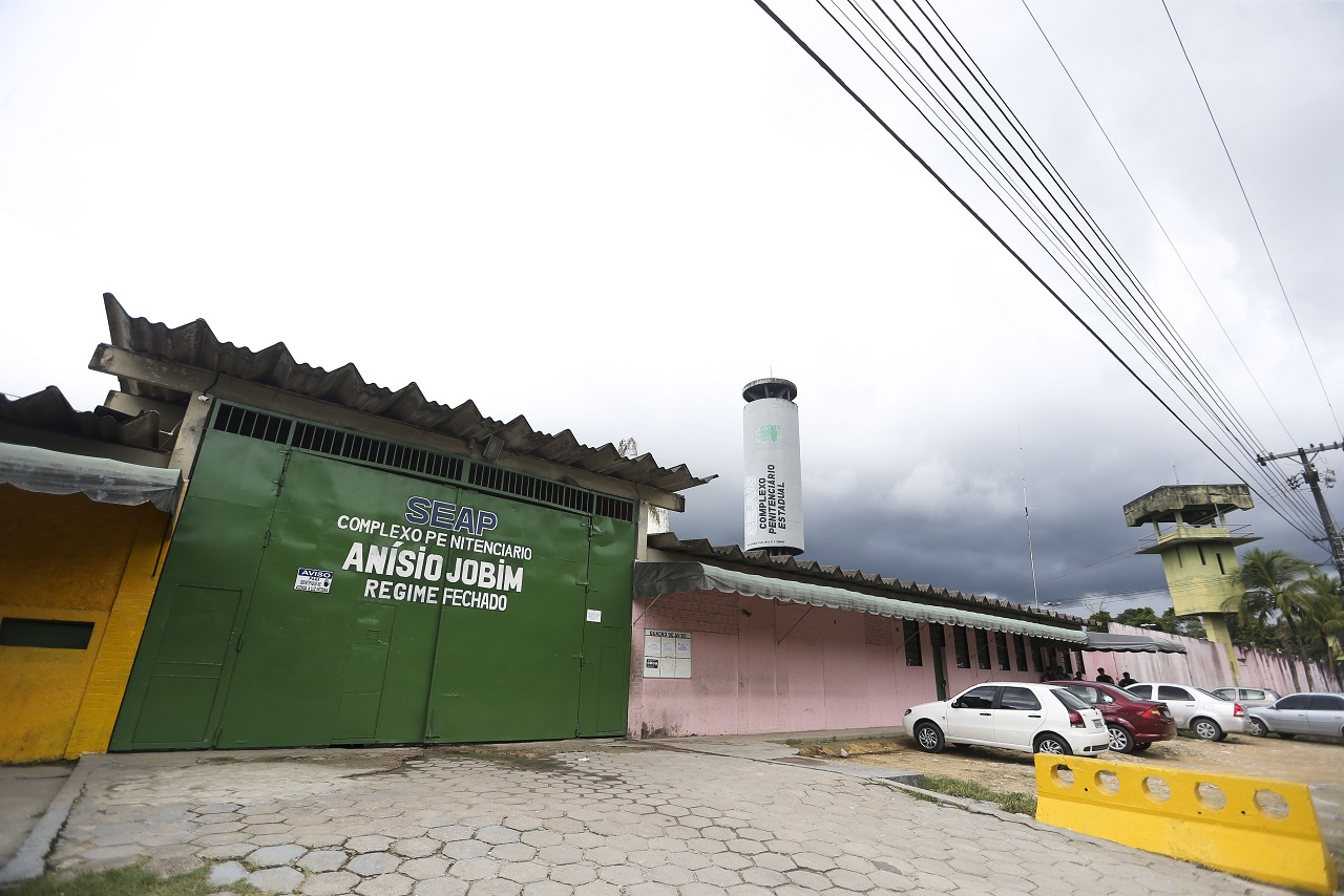 Justiça determina desativação do semiaberto do Compaj