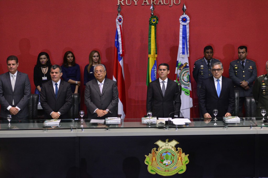 Dito &#038; Feito – Amazonino e o aparelho de surdez