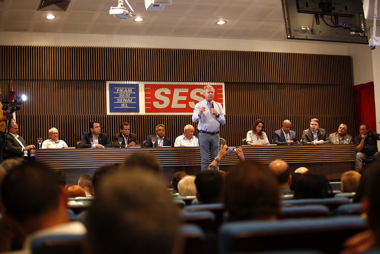 Arthur Neto destaca avanços da gestão em reunião ordinária da Fieam