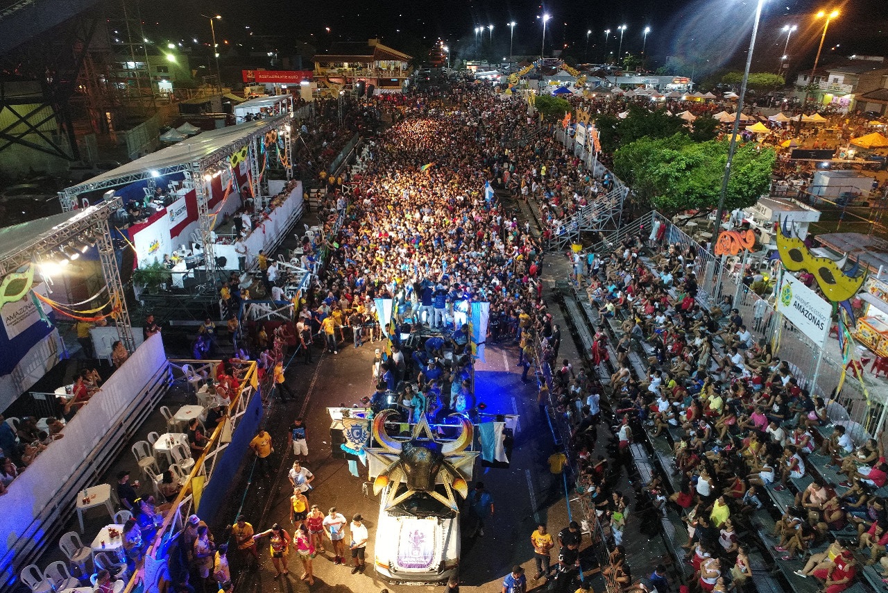 Carnaval de Parintins movimentou mais de 100 mil pessoas em três dias