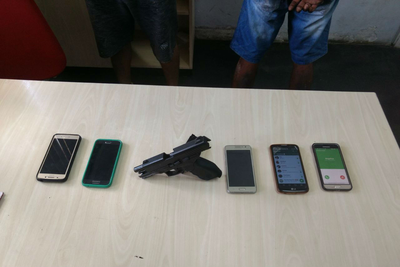 Dupla é presa após efetuar assalto a ônibus coletivo no Conjunto Viver Melhor