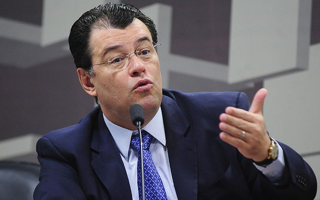 Dito &#038; Feito &#8211; Braga de olho gordo no Ministério 