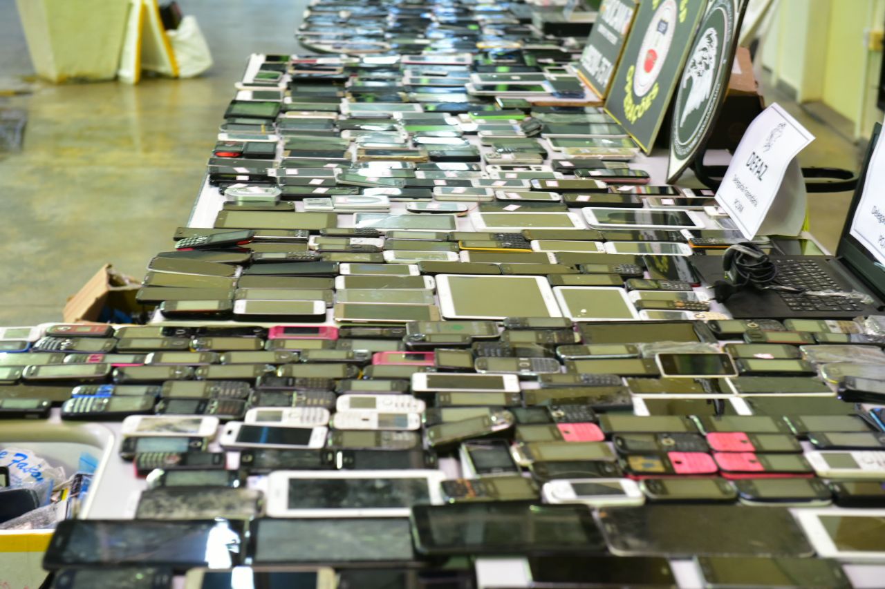 Operação ‘Fora de Área 2’ apreende mais de 400 aparelhos eletrônicos