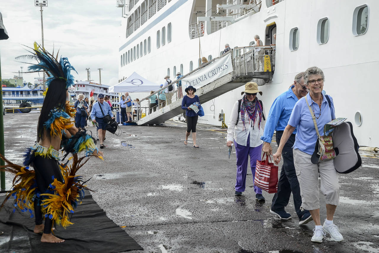 Navio M/S Sirena traz a Manaus mais de 1 mil americanos
