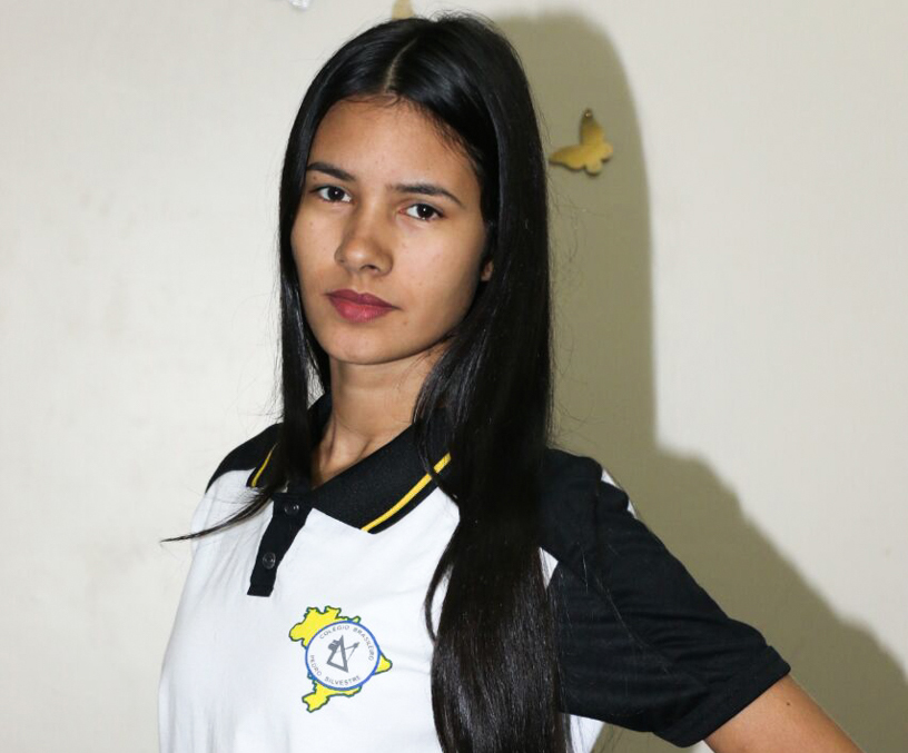 Aluna de escola estadual é destaque no Projeto Passarela e vai iniciar carreira de modelo nos EUA