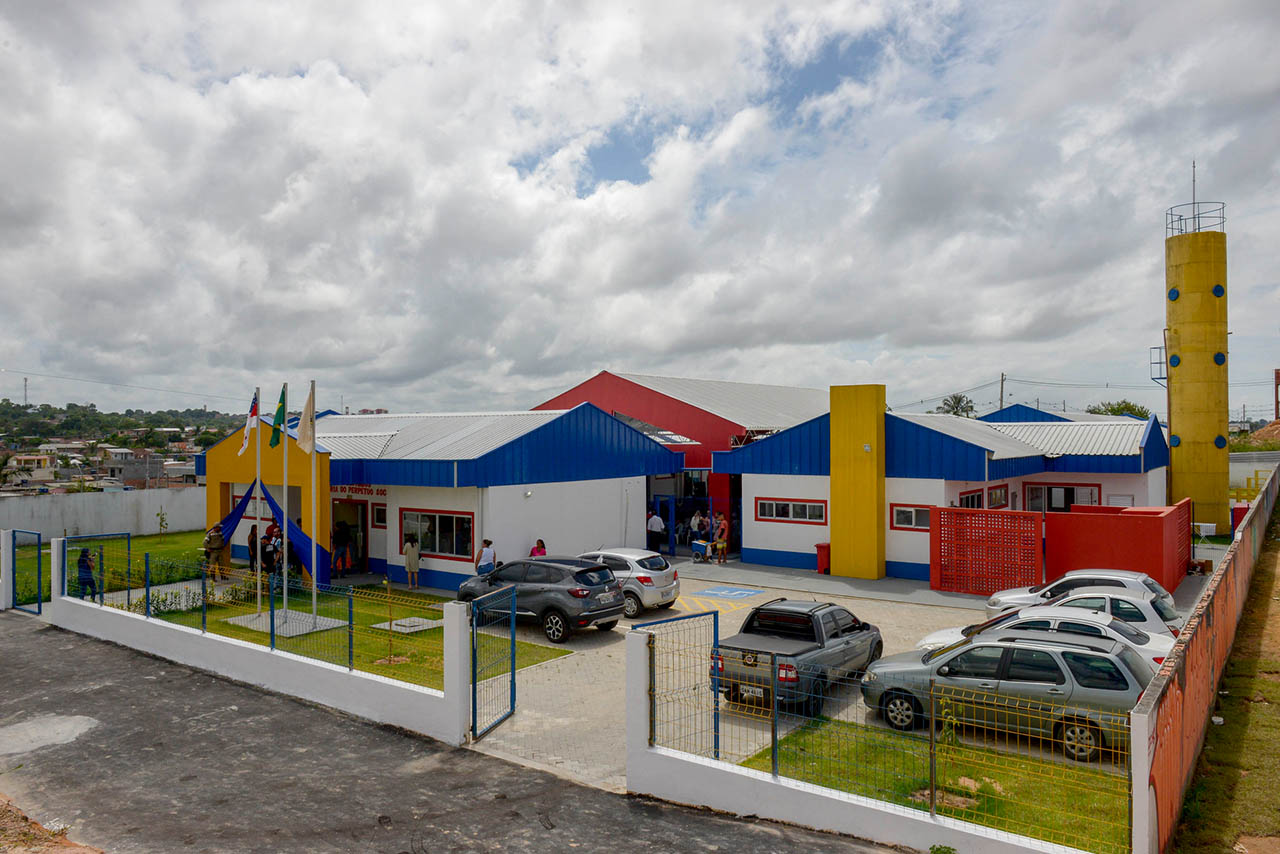 Prefeitura entrega mais uma creche em Manaus