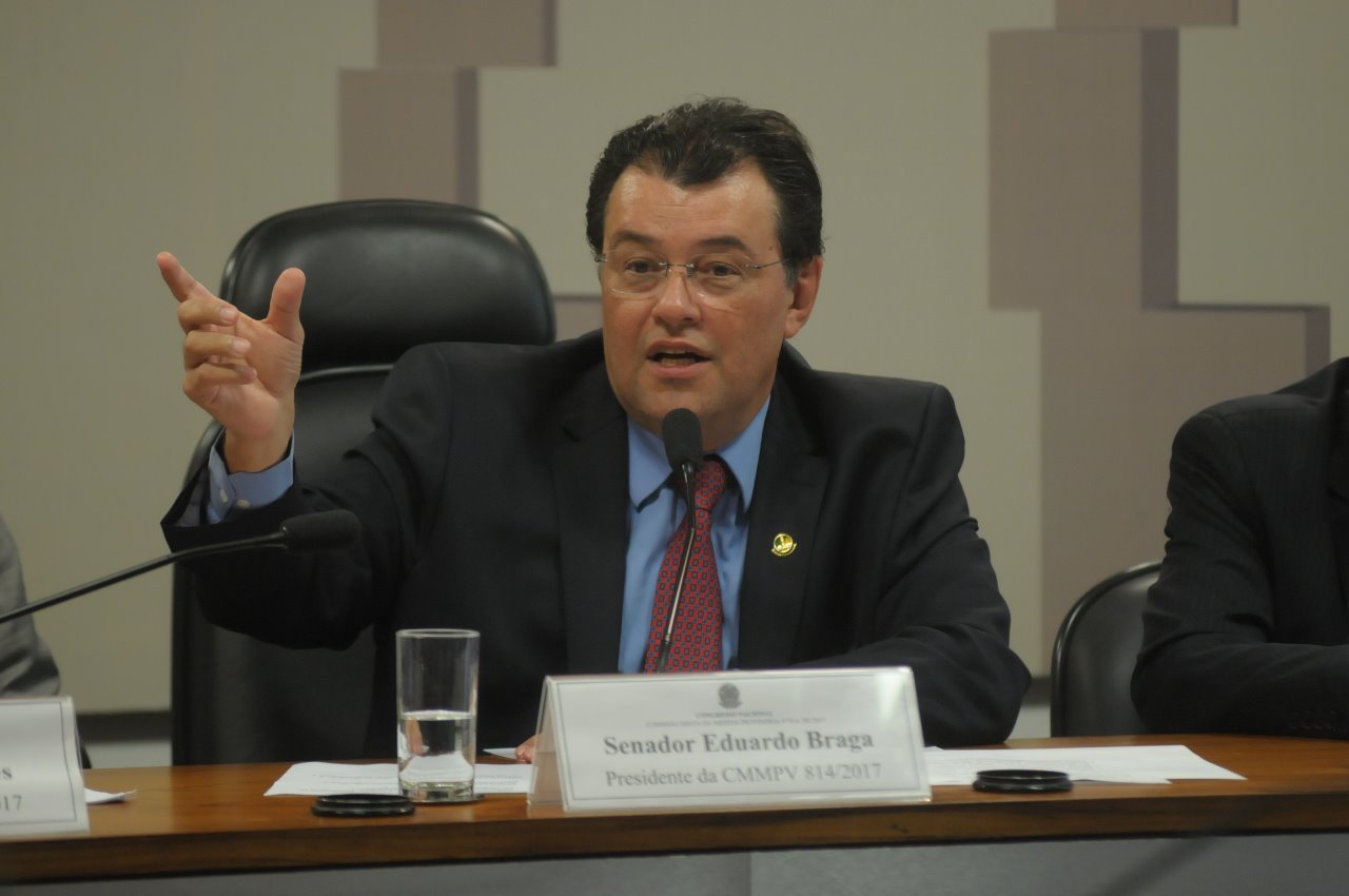 Votação do relatório que reestrutura o setor elétrico deve ser nesta quarta