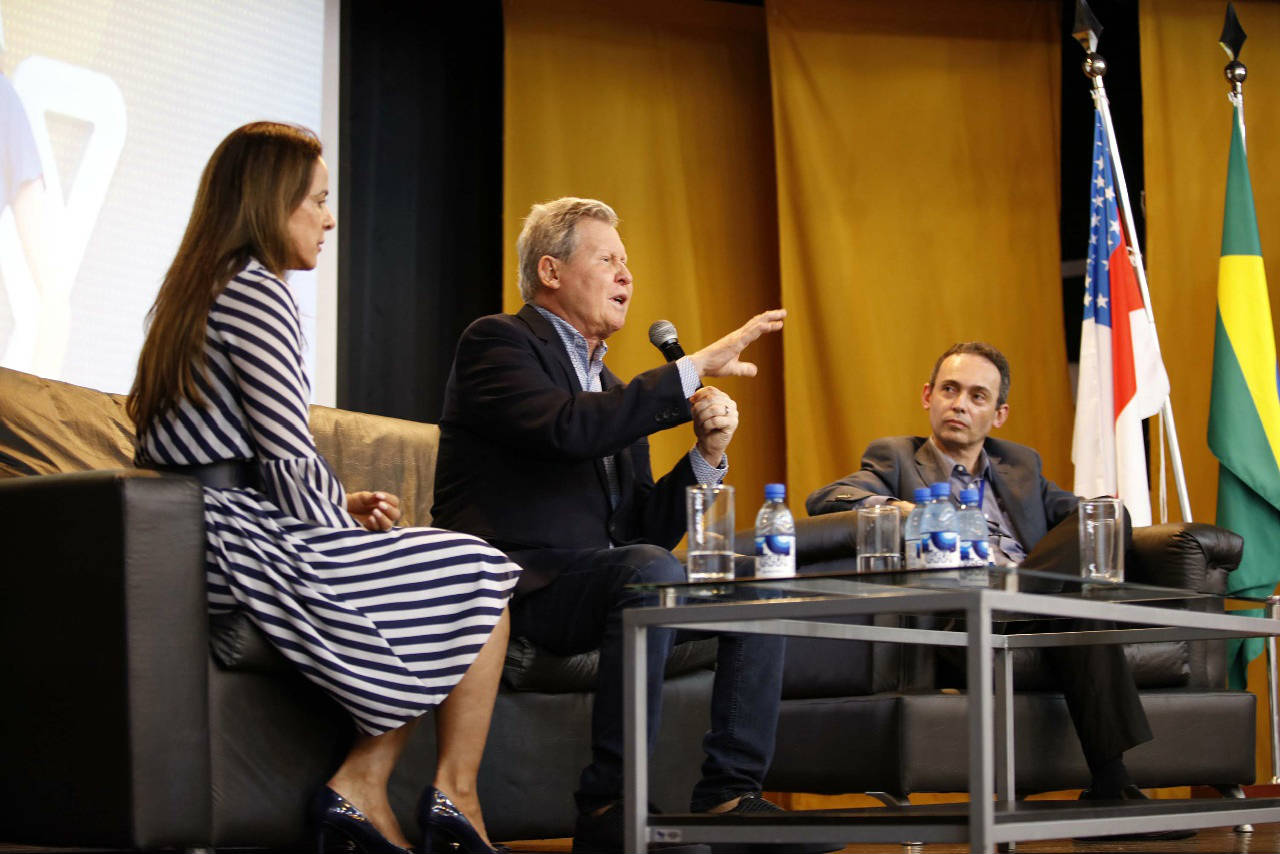 Arthur Neto fala sobre crescimento econômico sustentável para universitários