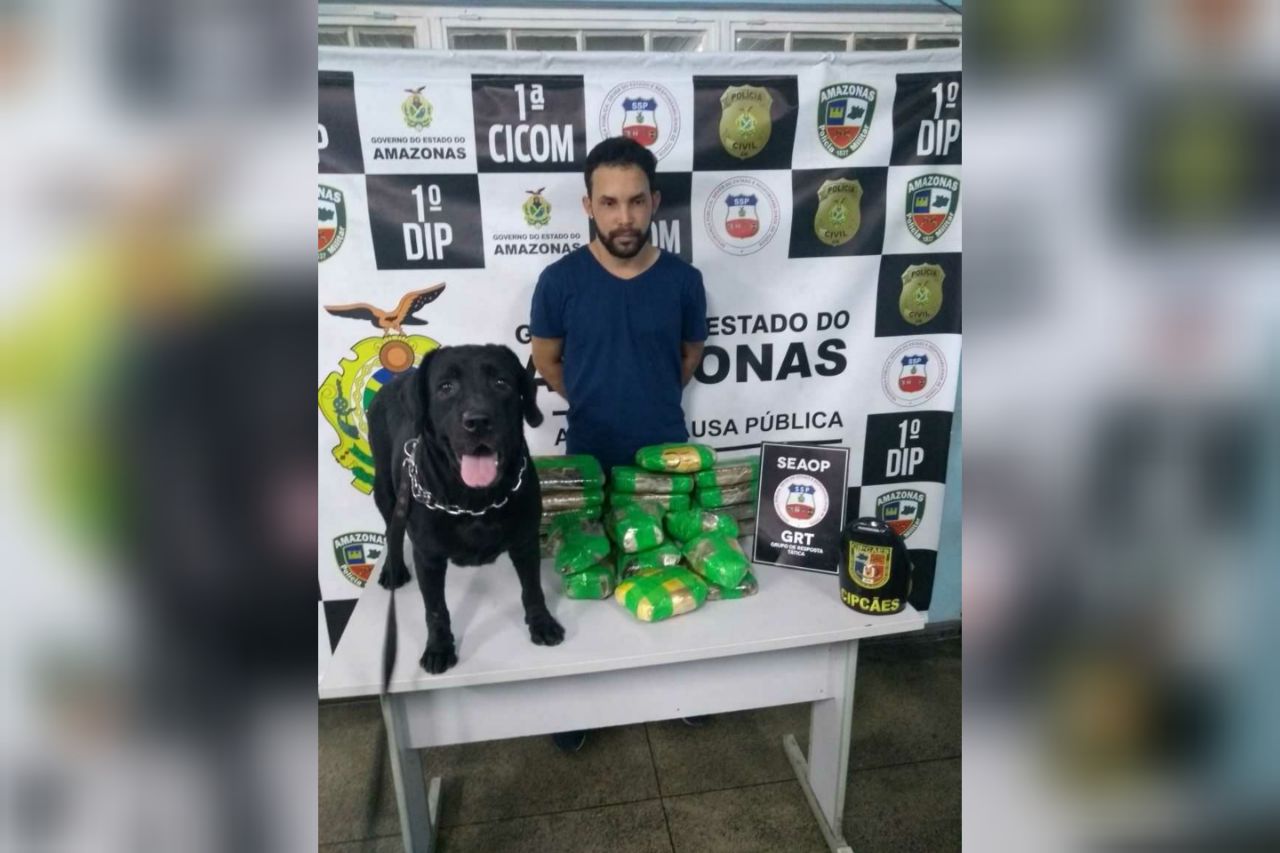 Homem é preso com 25kg de drogas em embarcação no porto de Manaus