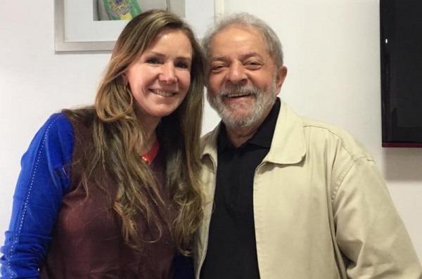 Vanessa conseguiu entrar na cela de Lula