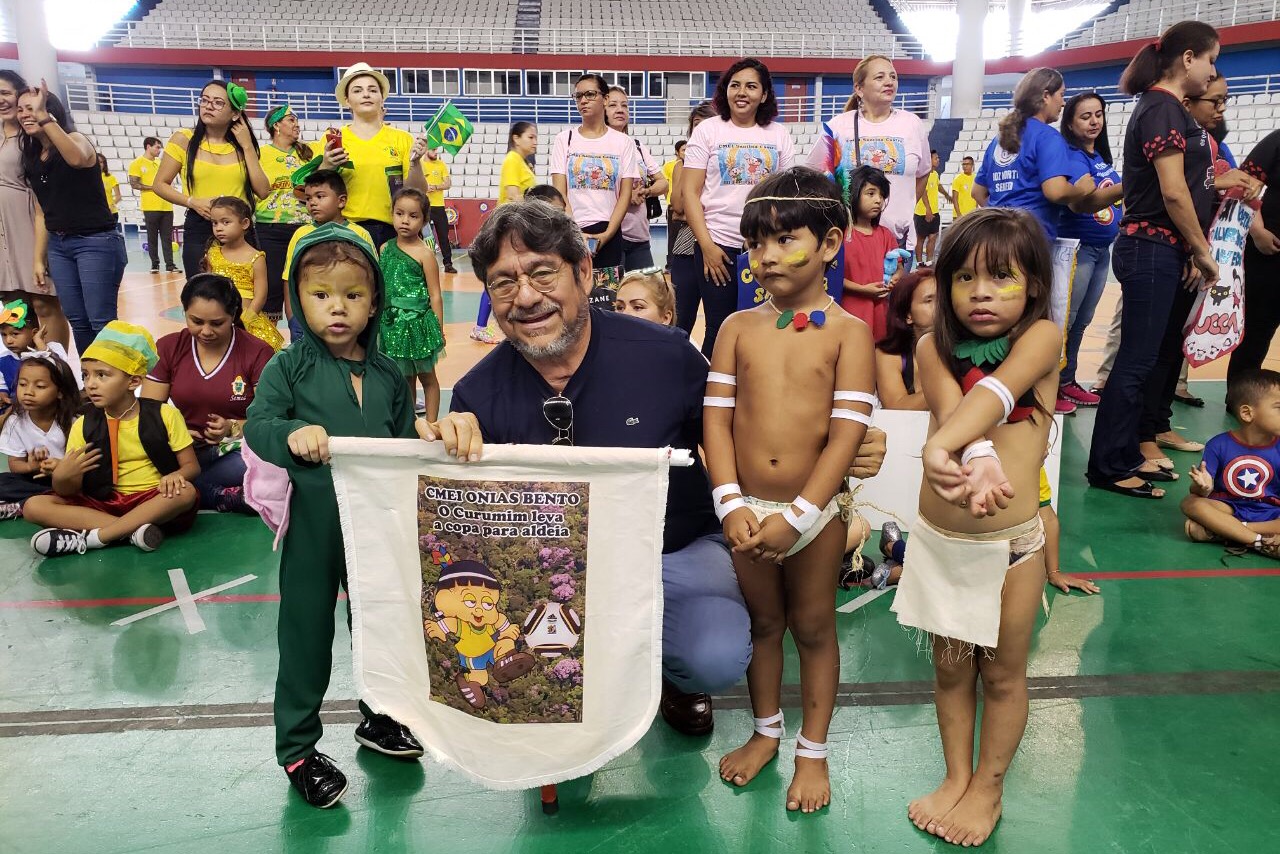 Curumim representa quadrinho amazônico no Festival Olímpico de Educação Infantil