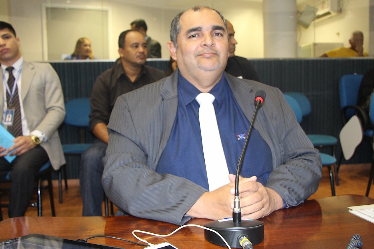 Vereador de Manaus diz que na segunda-feira vai trabalhar a pé