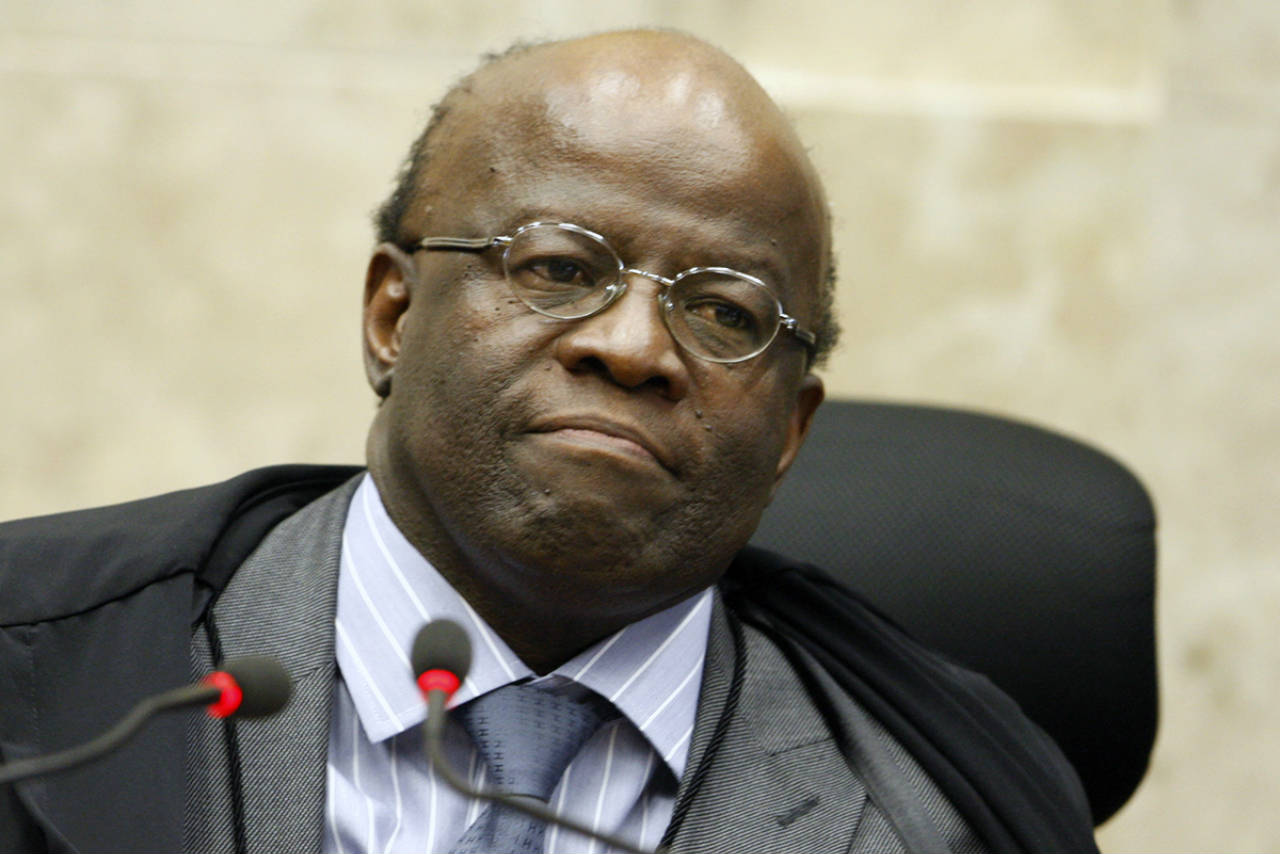 Joaquim Barbosa anuncia no Twitter que não será candidato à Presidência