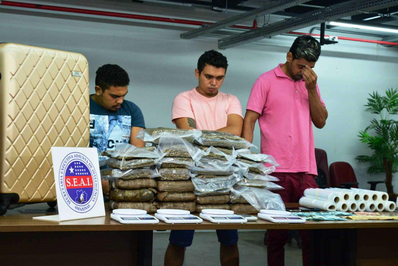 Polícia prende traficantes que enviavam drogas a vácuo para outros estados