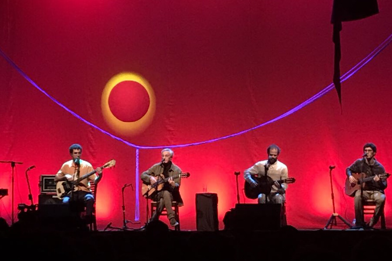 Show de Caetano Veloso em Manaus tem &#8216;Fora Temer&#8217; e &#8216;Lula Livre&#8217;