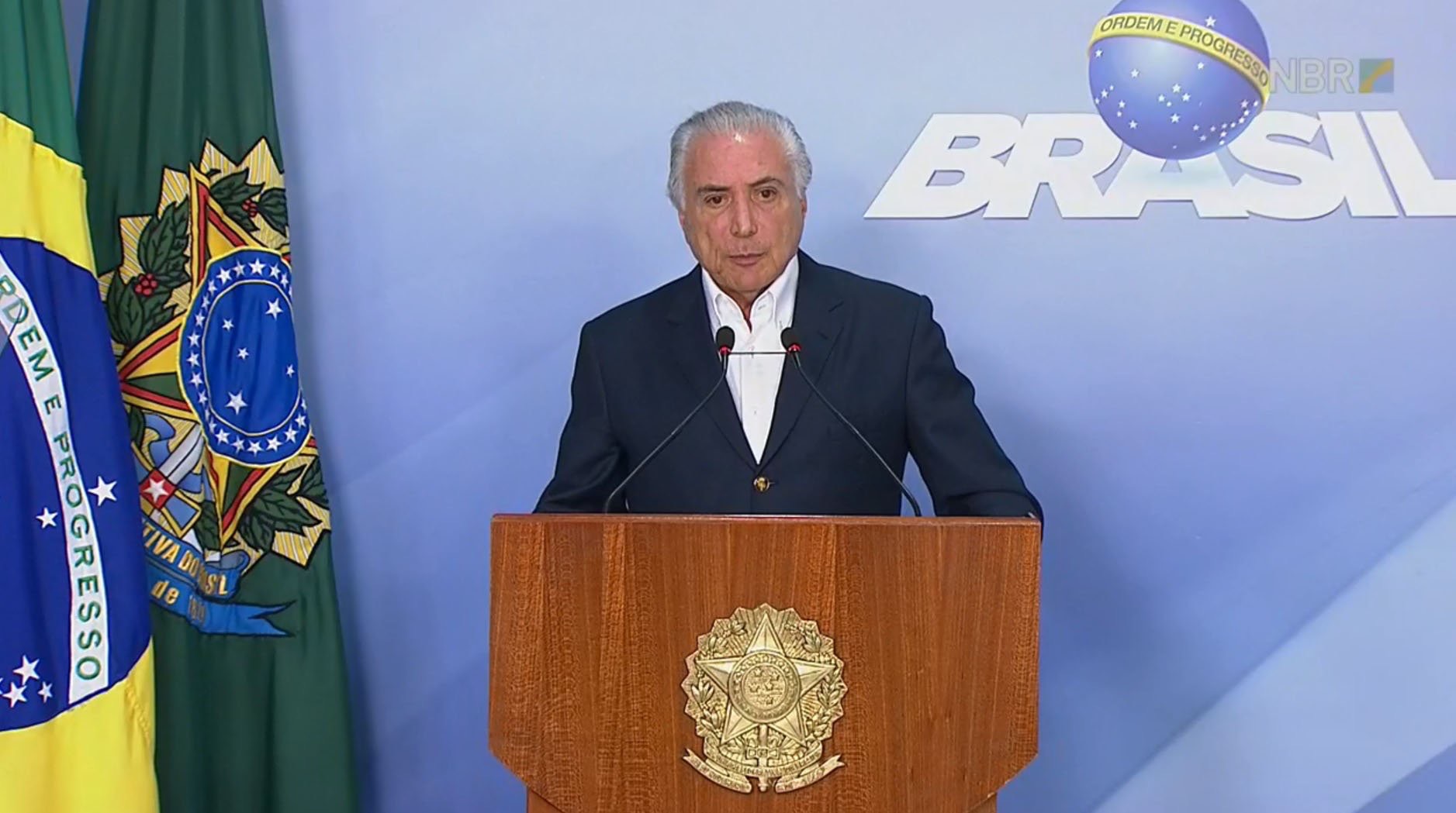 Temer anuncia redução de R$ 0,46 no litro do diesel por 60 dias