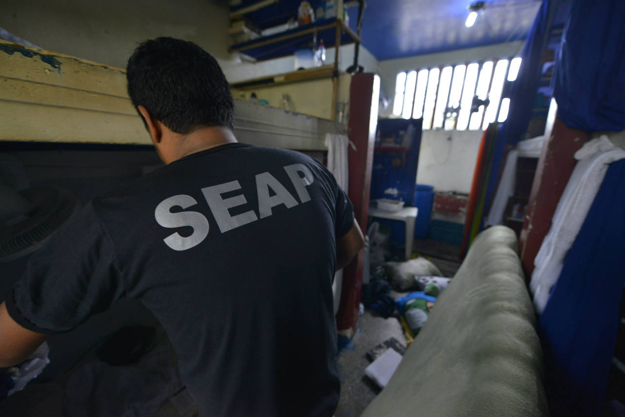 Celulares e armas caseiras são apreendidos durante revista no CDPM