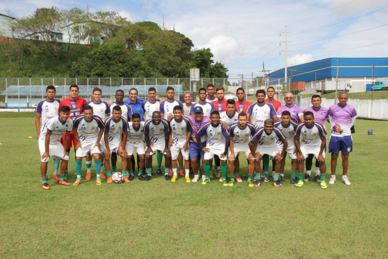 Jogadores do Naça retornam aos treinos