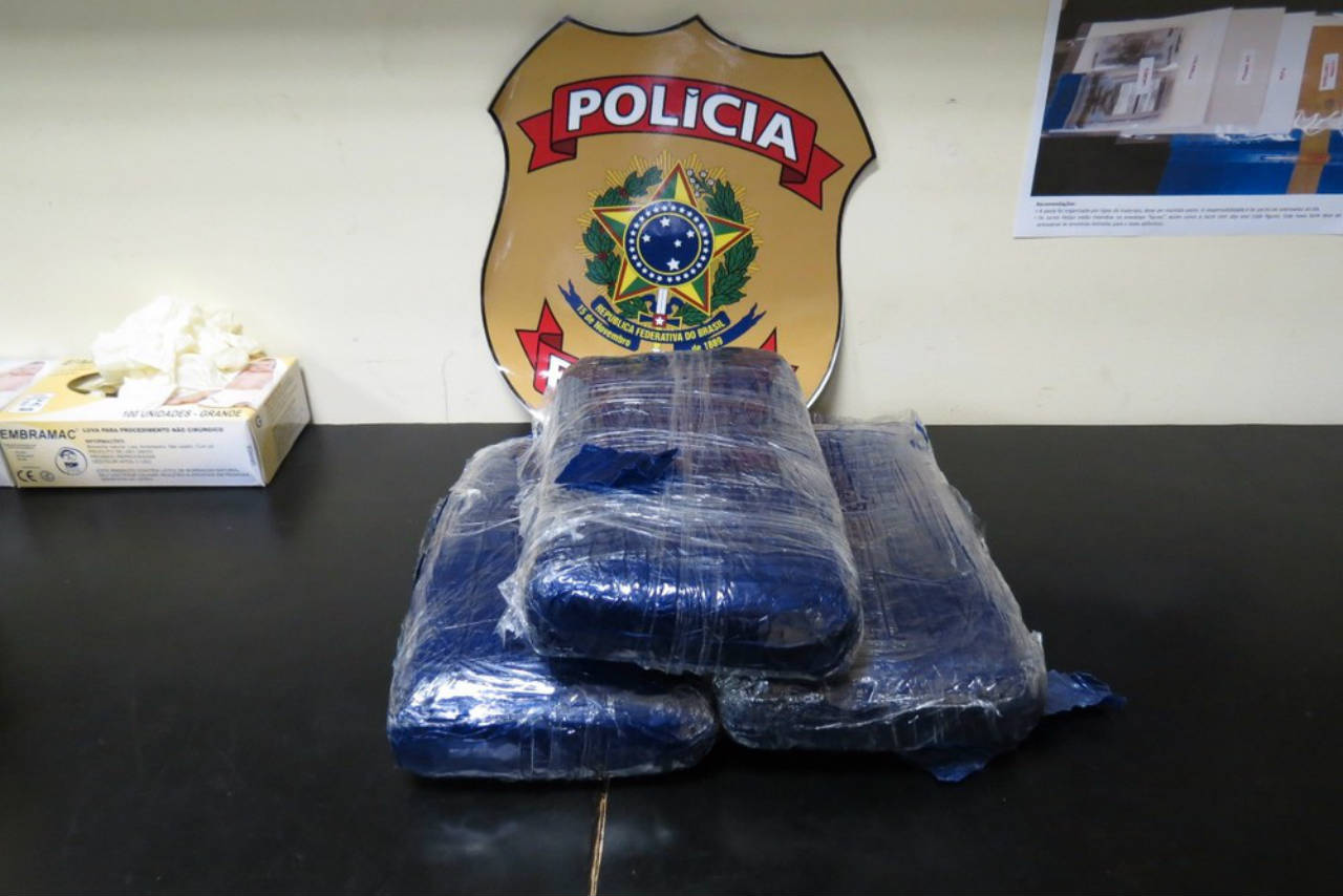 Mulher é presa ao tentar embarcar com 3kg de maconha no aeroporto de Manaus