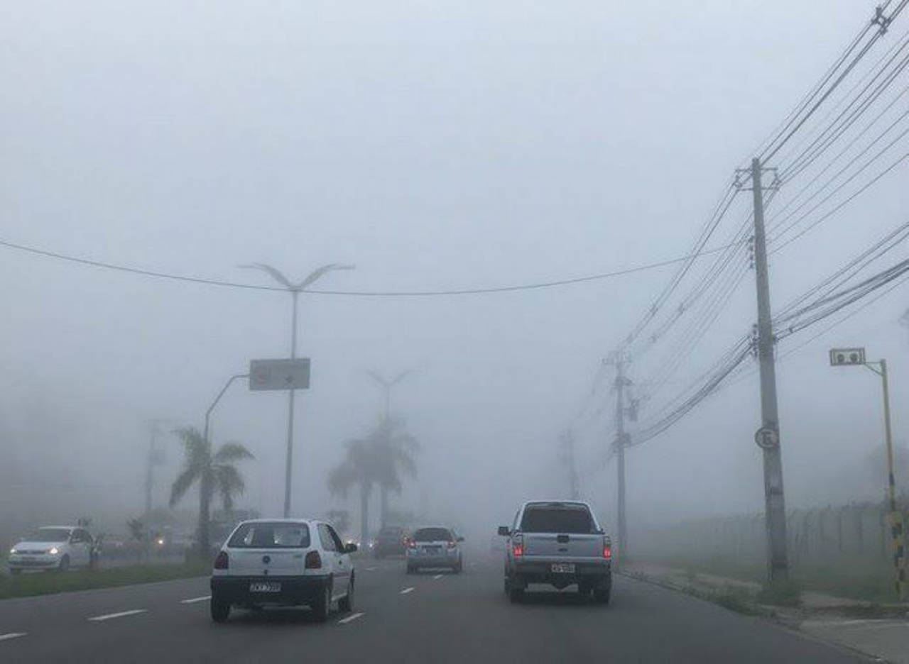 Manaus amanhece coberta por forte neblina. Veja as fotos