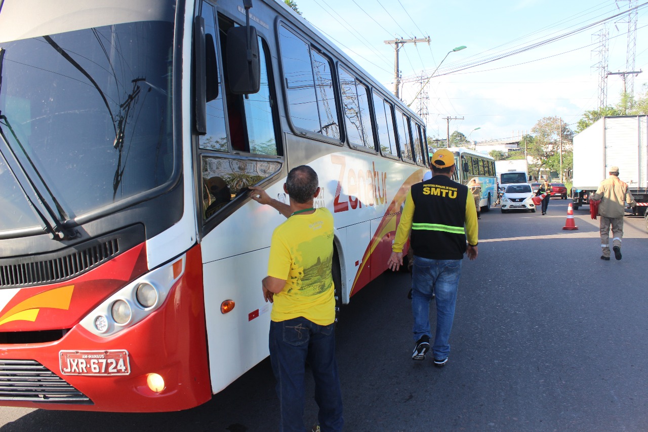 SMTU apreende oito veículos em fiscalização nas zonas leste e sul de Manaus