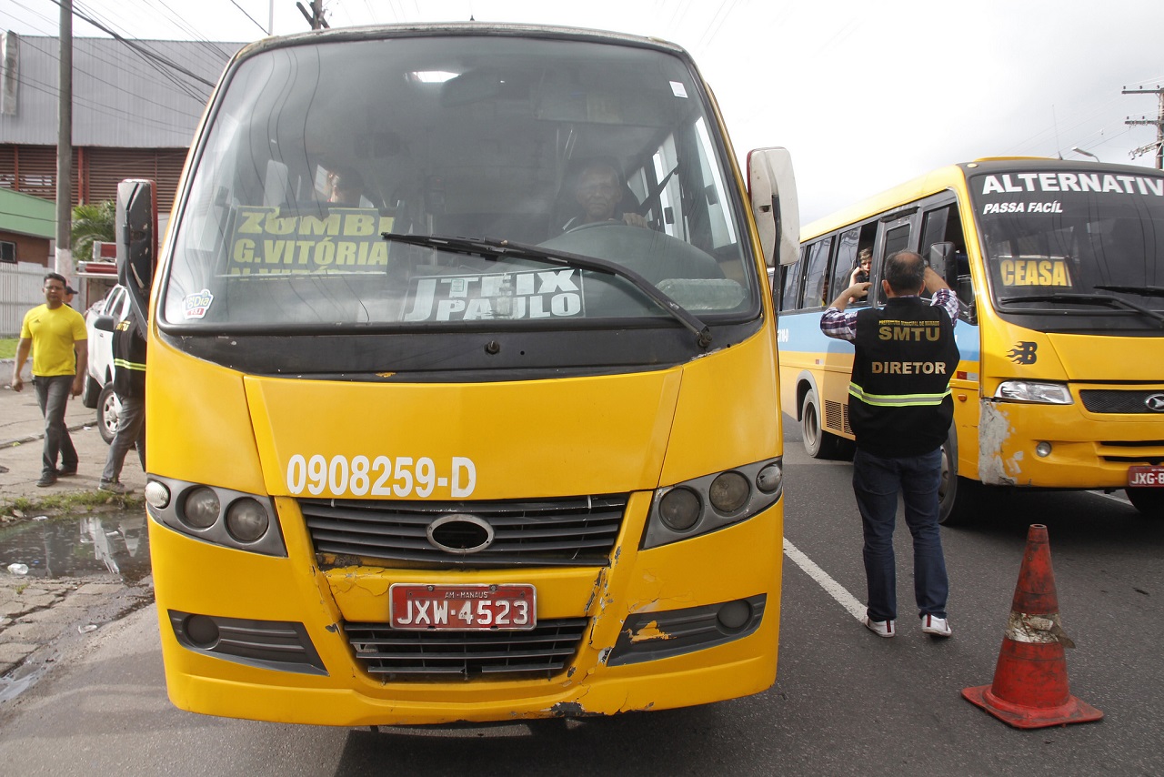 Dois micro-ônibus são apreendidos em fiscalização do SMTU