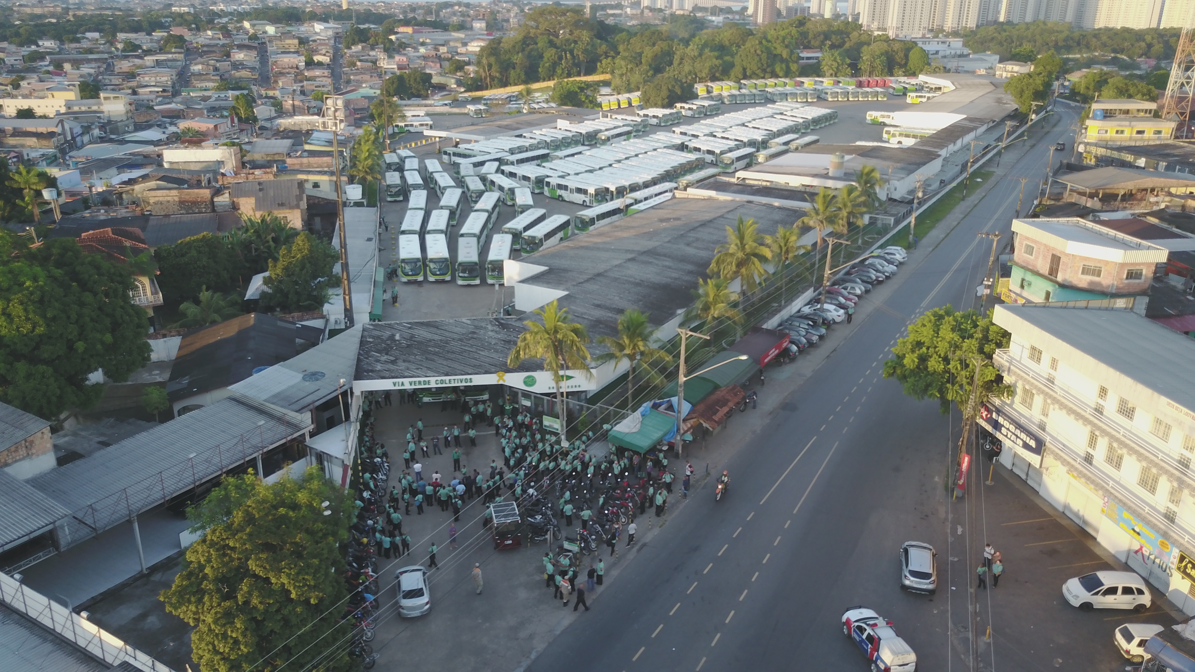 Manaus amanhece sem transporte coletivo pelo quinto dia