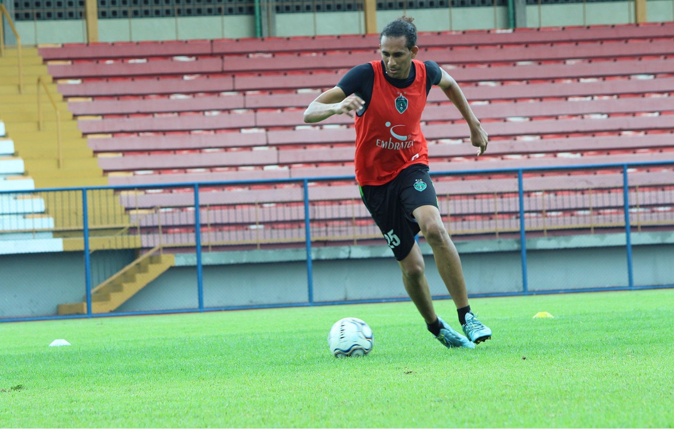 Hamilton está de volta e é novidade do Manaus FC para duelo no AC