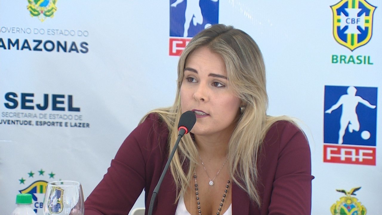 Janaína Chagas é processada pelo MPF por distribuição de bolas em Manaus