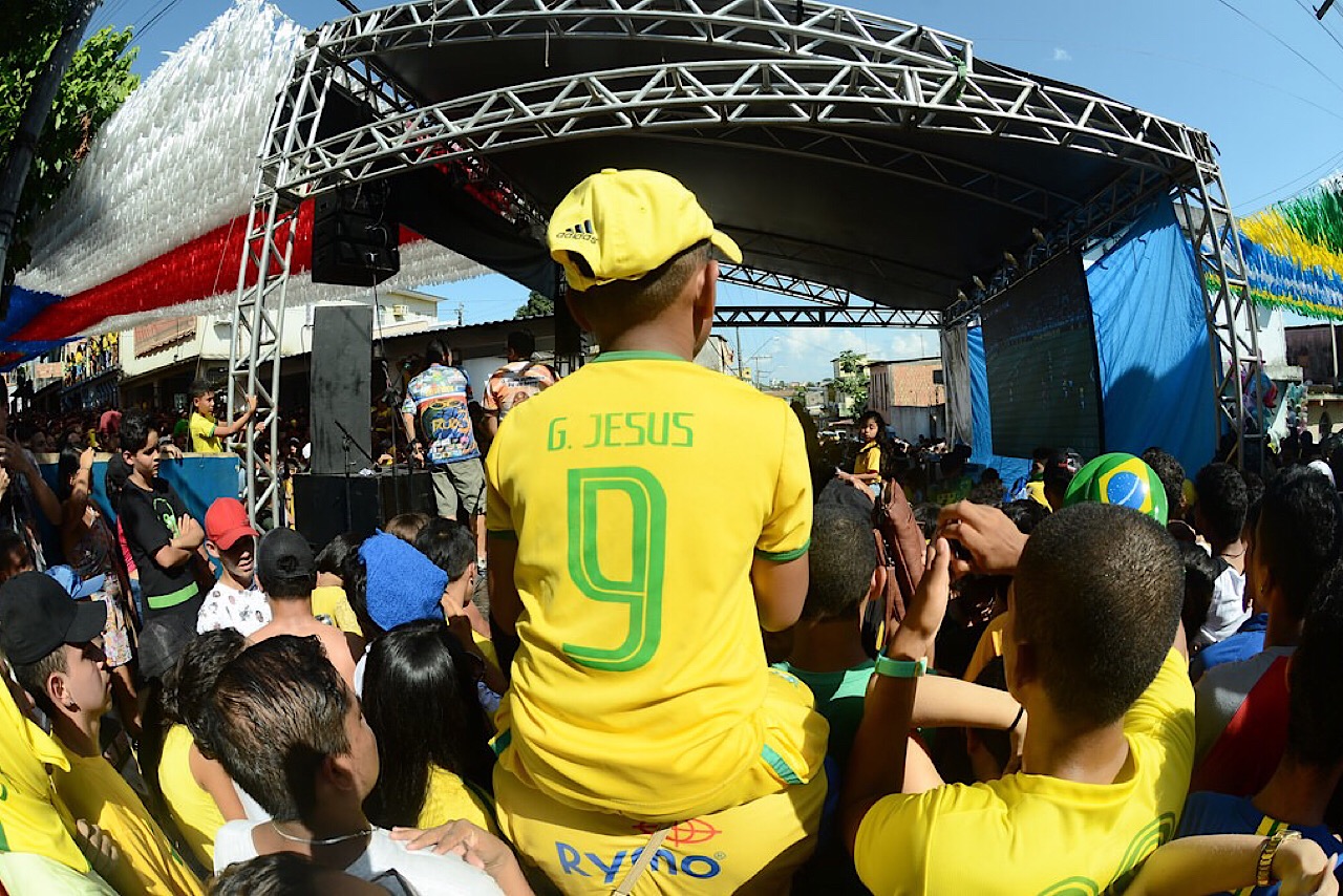 Governo decreta ponto facultativo a partir das 12h de sexta para o jogo do Brasil