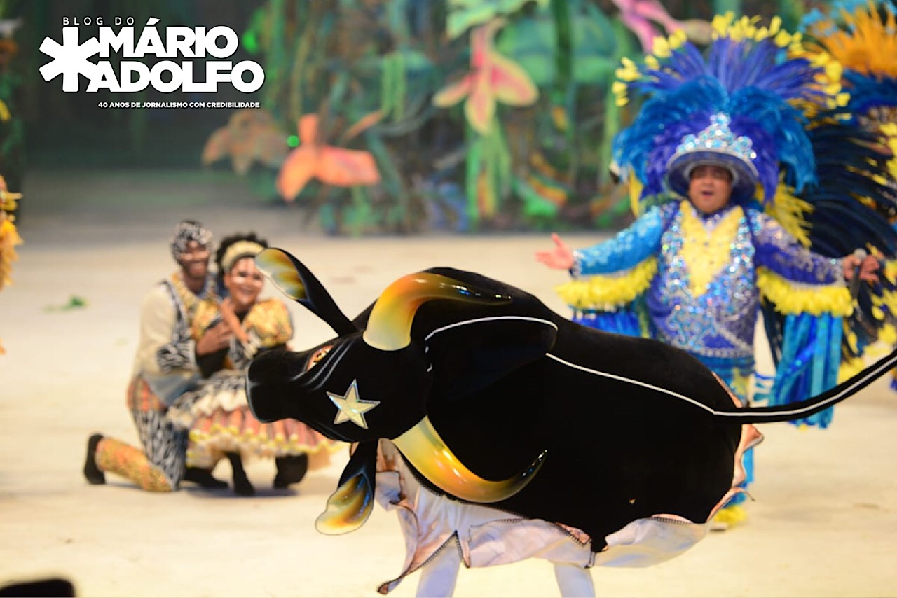 Caprichoso exalta a sabedoria popular com pajé e rainha do folclore em noite inspirada