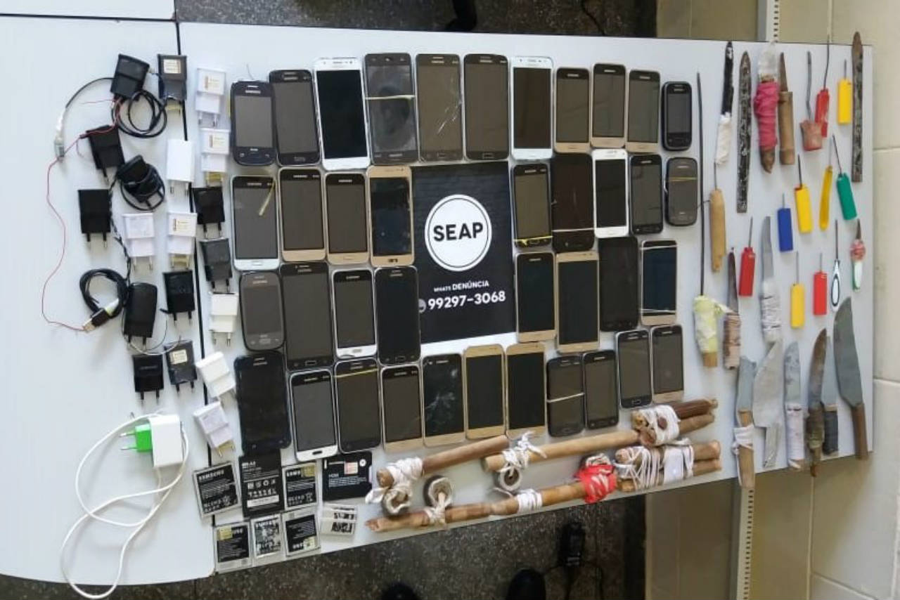 Celulares e armas arremessados para dentro do Ipat são apreendidos