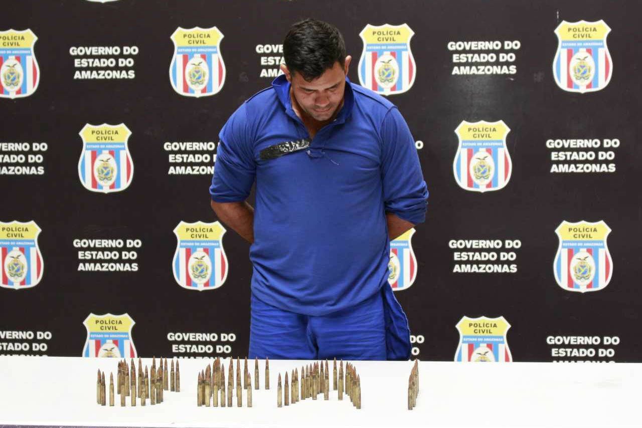 Membro do Comando Vermelho é preso com armamento capaz de derrubar avião