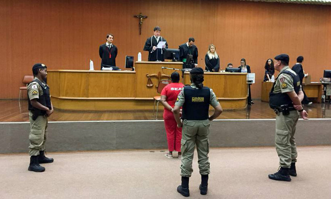 Mãe que matou a própria filha por causa de choro é condenada a 24 anos de prisão