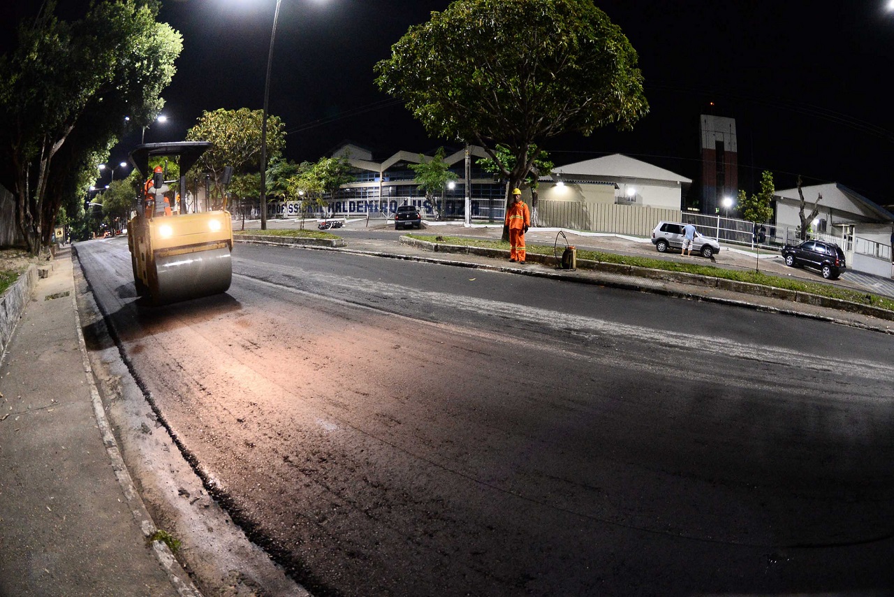 Avenida da zona sul de Manaus recebe ações de recapeamento