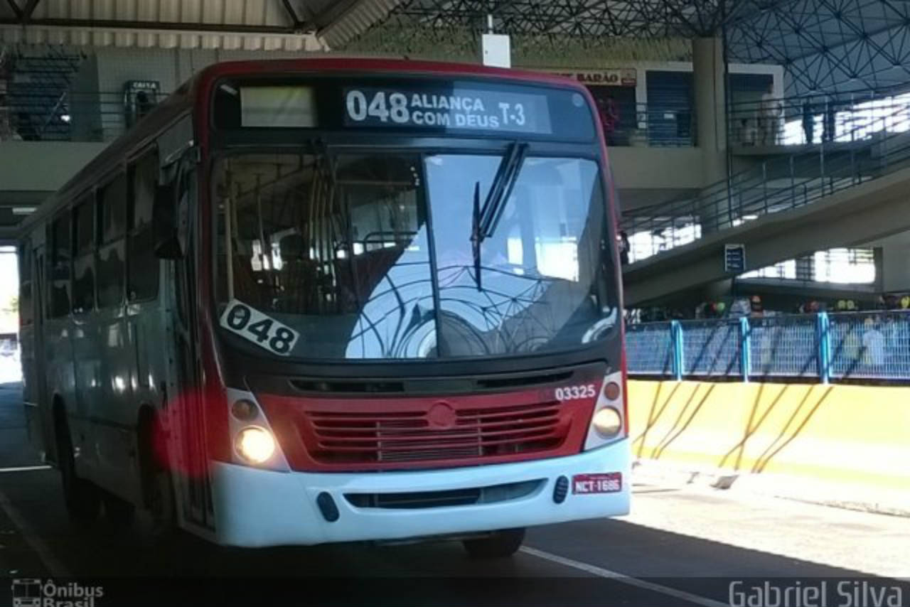 Passageiros agridem trio que tentou assaltar ônibus na zona Norte de Manaus