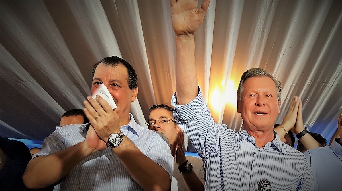 Omar e Arthur conversam e ficam mais próximos de fechar aliança