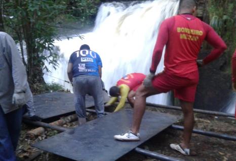 Família vai levar corpo de mulher que caiu em cachoeira para o Rio de Janeiro