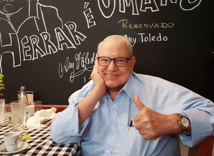 Humorista Ary Toledo fará apresentações no Teatro Amazonas