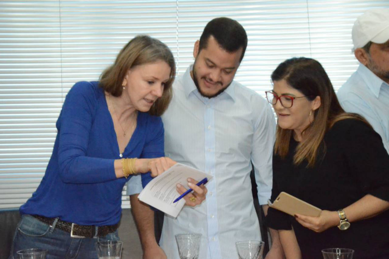 Coari enfrenta o caos sem sinal de telefonia móvel